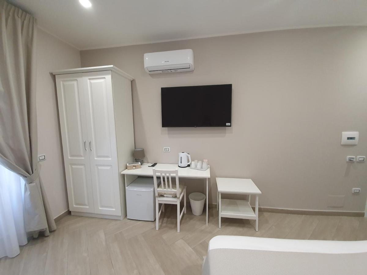 Dimora Costantino Couette-café Naples