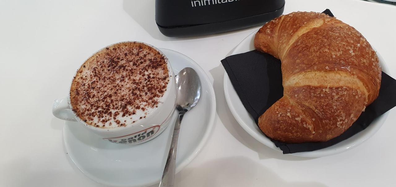 Dimora Costantino Couette-café