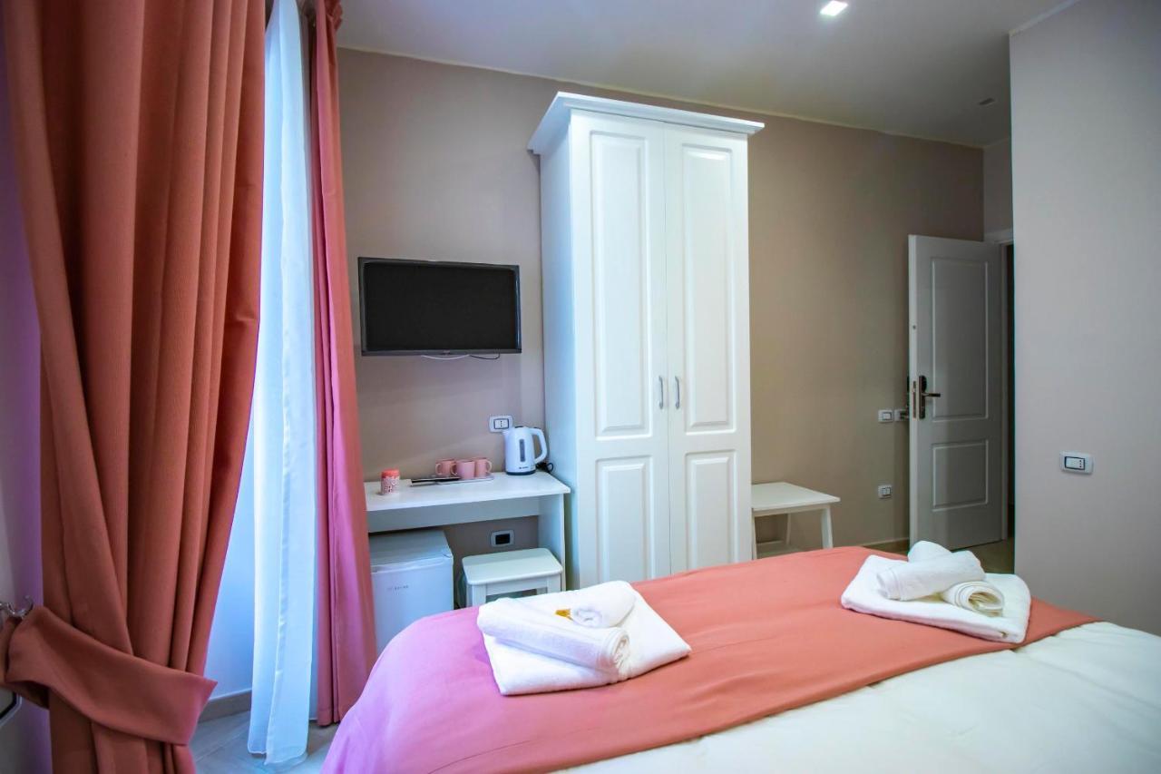 Dimora Costantino Couette-café Naples